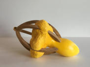 BON SIGNE 6, 2020, acrylaathars-hout-brons, H 24 cm