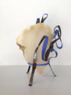 FOLIE A L'AMPHORE 6, 2023, albast-ijzer-verf, H 65 cm