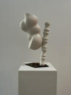 TOT DE LUCHT 4, 2024, ijzer-gietsteen-acrylaathars, H 46 cm